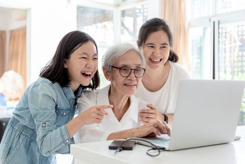 Digitally Savvy Children Urged to Get Their Grandparents Online with help of 4Retirees Platforms