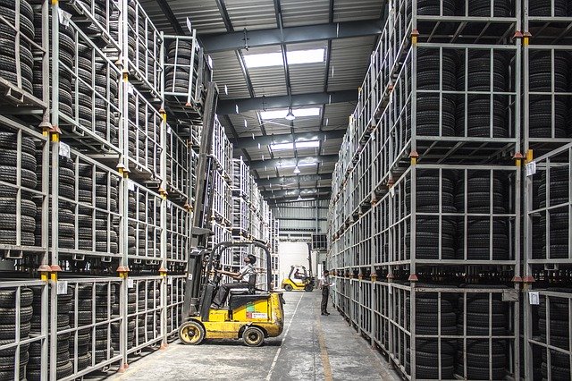 Boom in e-commerce results in skills shortage for warehousing and supply chain industries