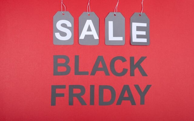 How to Prevent Warehouse Bottlenecks This Black Friday: Tips from Midland Pallet Trucks