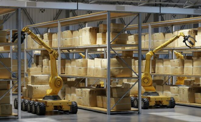 The Quiet Comeback of Manual Handling in Automated Warehouses