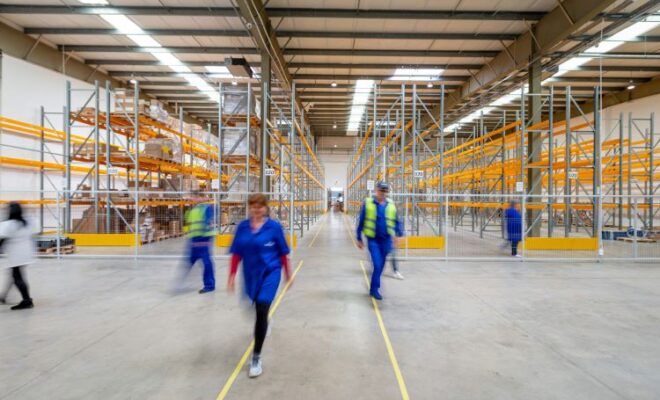 Why Warehouse Handovers Are a Hidden Risk to Productivity