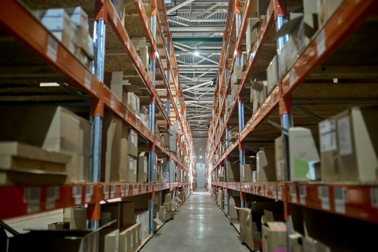 The Hidden Cost of Narrow Aisles: Are Warehouses Sacrificing Efficiency for Density?