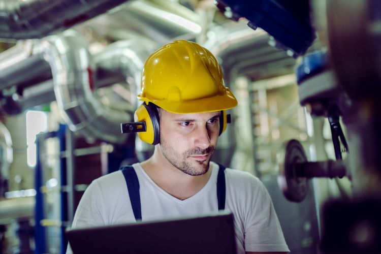 Why More Businesses Are Looking at Noise Levels Inside Warehouses