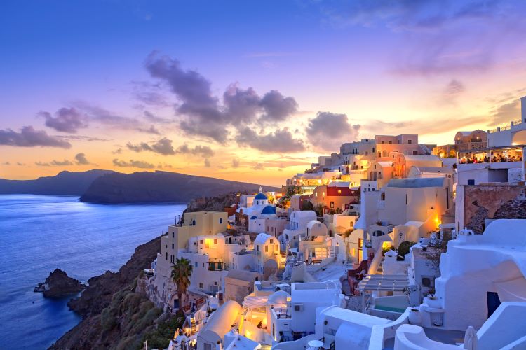 Research by Las Vegas Travel Expert Reveals Americans Are Taking More Bucket-List Trips Than Ever